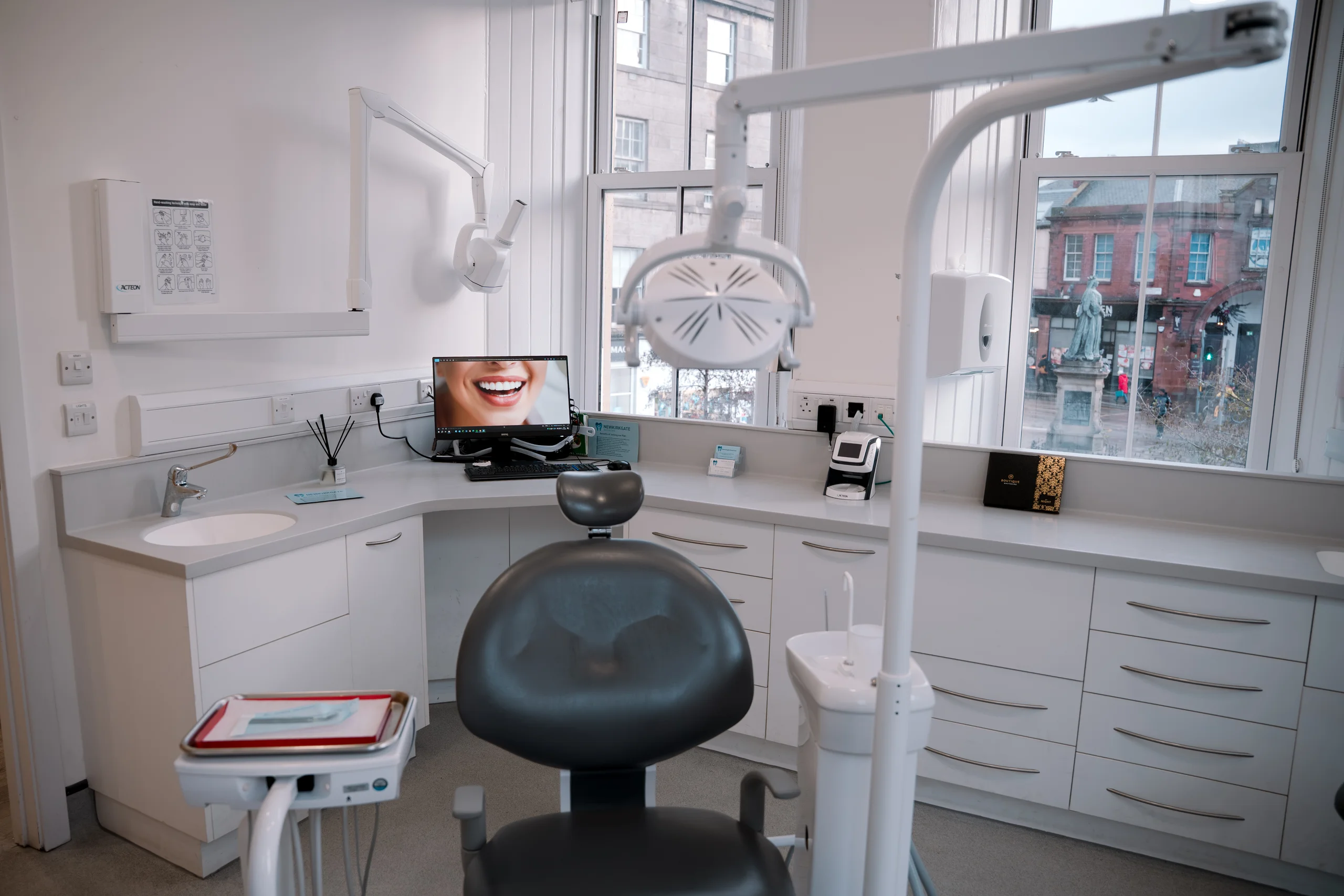 newkirkgate-dental-care-leith-treatment-room-03